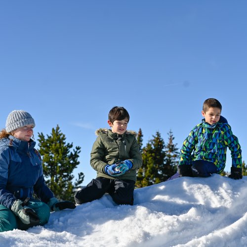<img alt="" src="/images/b/1/5/1/a/b151a4aa1efbad40ab67606991e30dbe612d5866-schneetag2024-30-von-43.jpg?alt" />