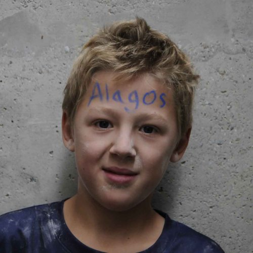 <img alt="" src="/images/4/d/2/3/d/4d23d5643e0760bfe38331f77900532e18626f79-035.jpg?alt" />